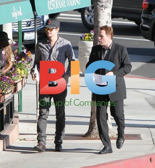 Hayden Christensen Grabs Lunch in Beverly Hills