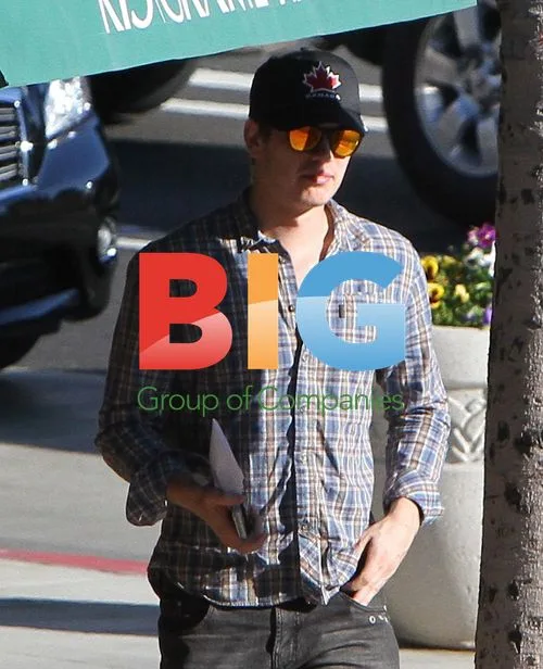 Hayden Christensen Grabs Italian Lunch