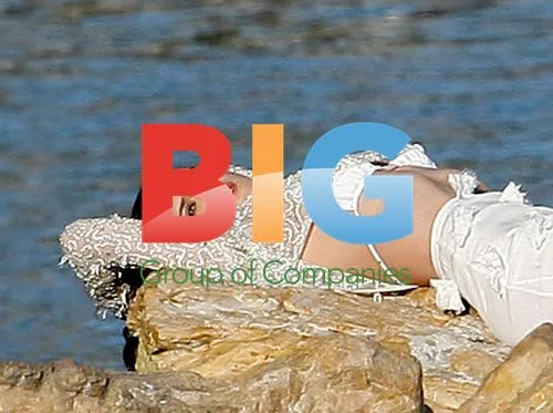 Rumer Willis Sexy Photoshoot in Malibu
