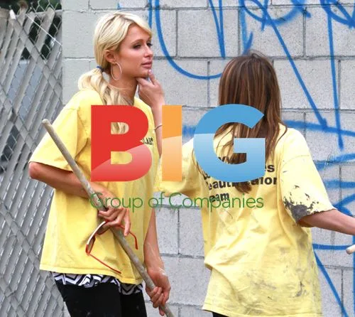 Paris Hilton Does Community Service