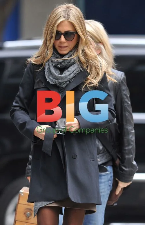 Jennifer Aniston films 'Wanderlust' in NYC