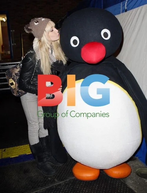 Melissa Walton Switches On Xmas Lights