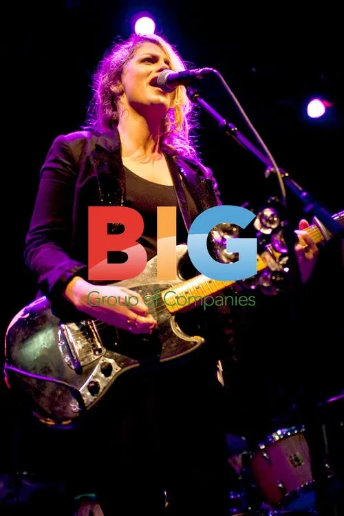 Singer Alice Gold Performs in Norwich