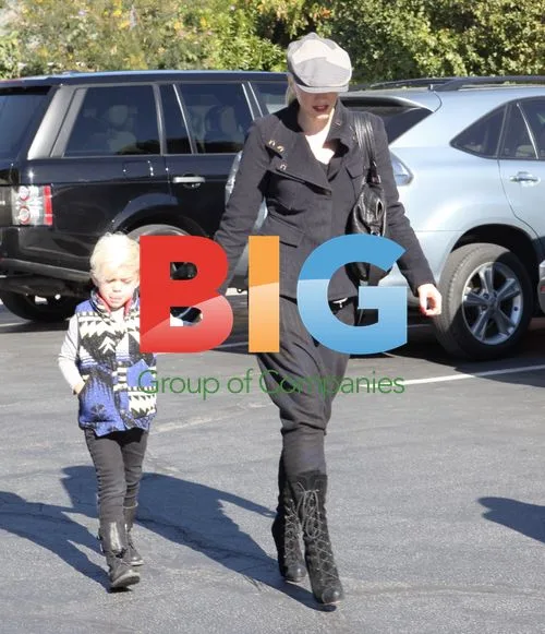 Gwen Stefani, Gavin Rossdale, and son Kingston out for brunch