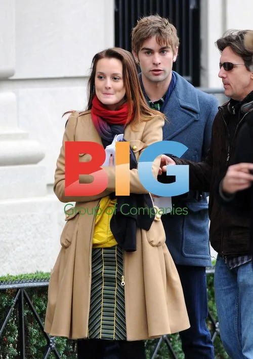 Leighton Meester, Chace Crawford and Andrew McCarthy on Gossip Girl set