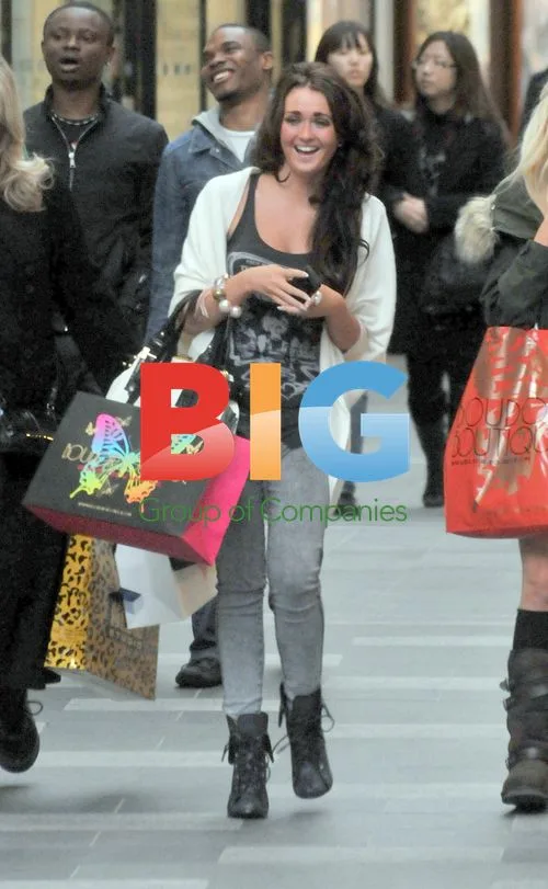 Les Dawson's Wife and Daughter Shopping