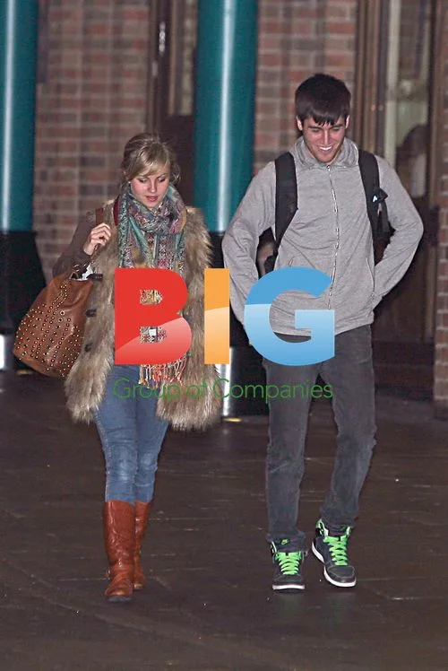 Tina O'Brien and Jared Murillo leave Nandos