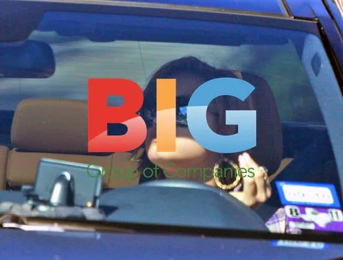 Demi Lovato meets friend at Pinz Bowling
