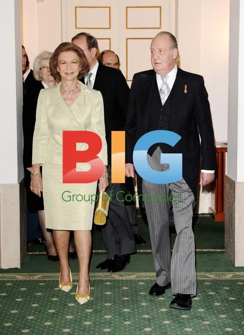 Queen Sofia and King Carlos at Royal Academy