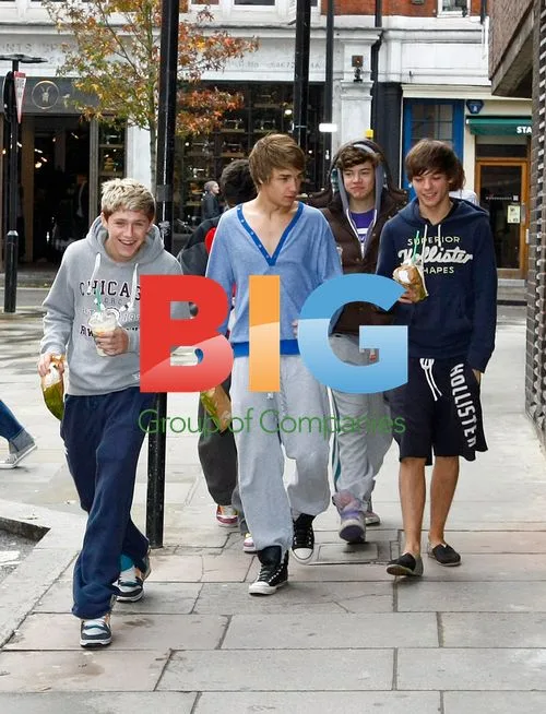 1 Direction Grabs Starbucks in London