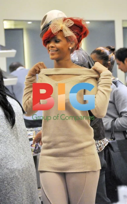Rihanna's Shopping Spree in Paris