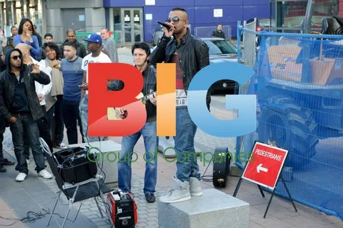 Mumzy Stranger Performs in London