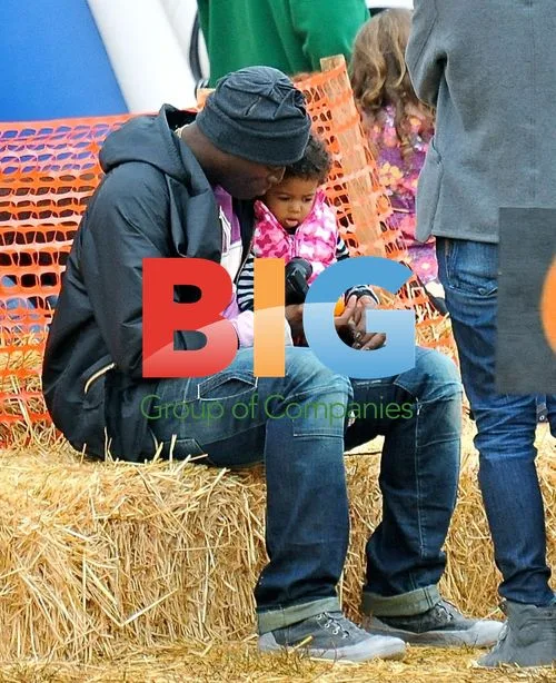Heidi Klum and Seal with Kids at Pumpkin Patch