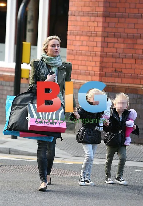 Alex Curran Shopping with Daughters