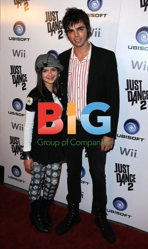 Ariel Winter and Reid Ewing at Just Dance 2 Launch