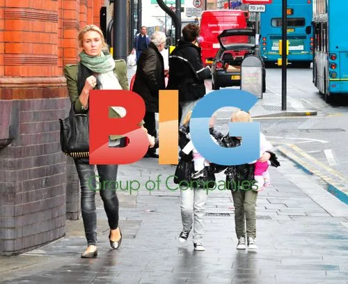 Alex Curran Shopping with Daughters