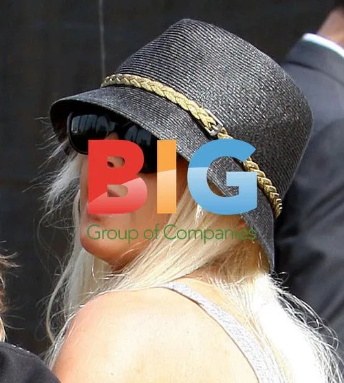 Christina Aguilera at Pumpkin Patch with Son