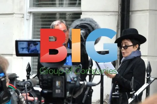 Yoko Ono Unveils Blue Plaque for John Lennon