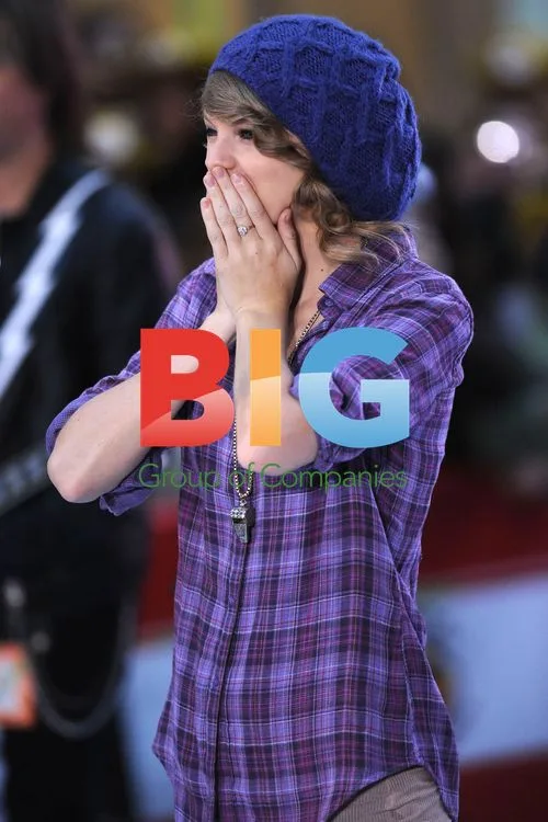 Taylor Swift at Today Show 2010
