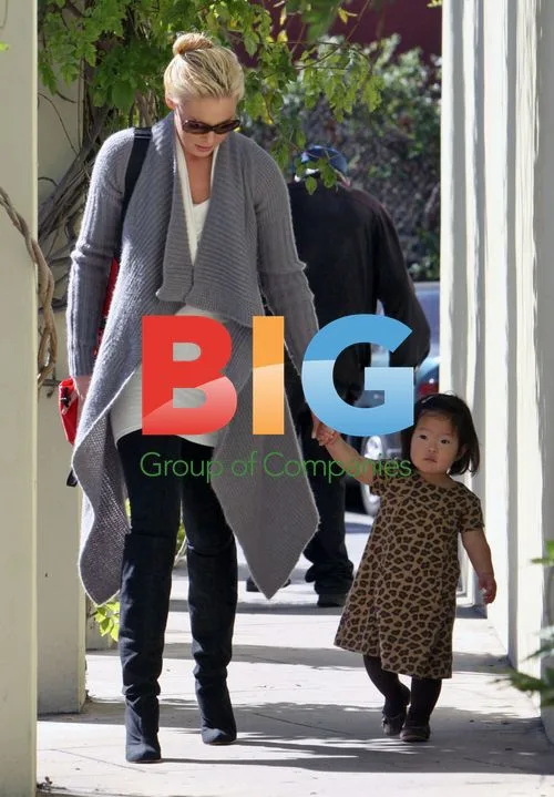 Katherine Heigl and Daughter at Library