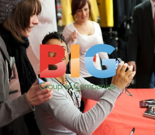Peter Andre at ASDA single signing in Hull