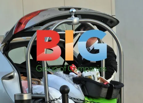 Joe and Carly Cole leave Liverpool hotel