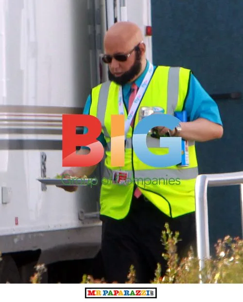 Comedians David Walliams and Matt Lucas on set
