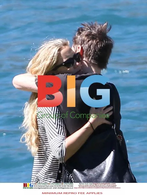 Kate Hudson and Matthew Bellamy bike ride in Alps