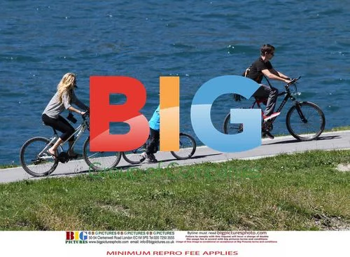 Kate Hudson and Matthew Bellamy bike ride in Swiss Alps