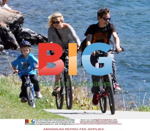 Kate Hudson and Matthew Bellamy Bike Ride
