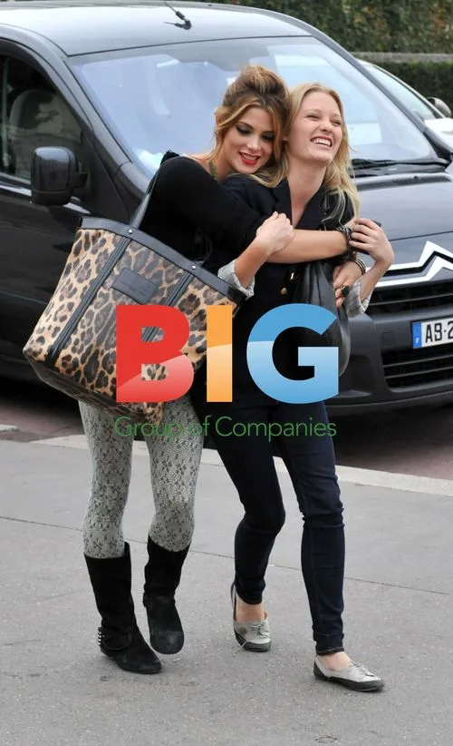 Miley, Ashley and Douglas filming in Paris