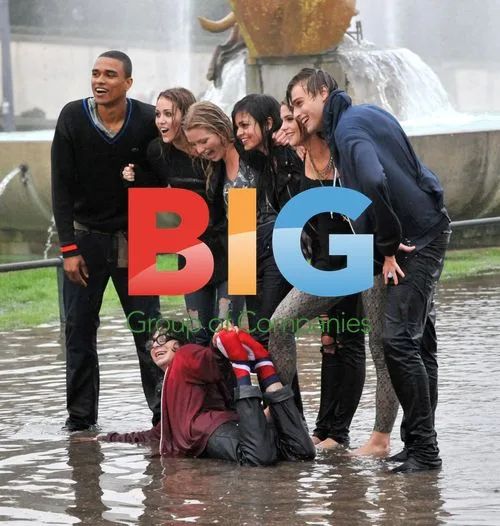 Miley Cyrus, Ashley Greene, Douglas Booth on LOL Set in Paris
