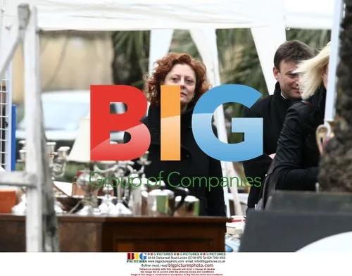 Susan Sarandon shopping and sightseeing in Rome