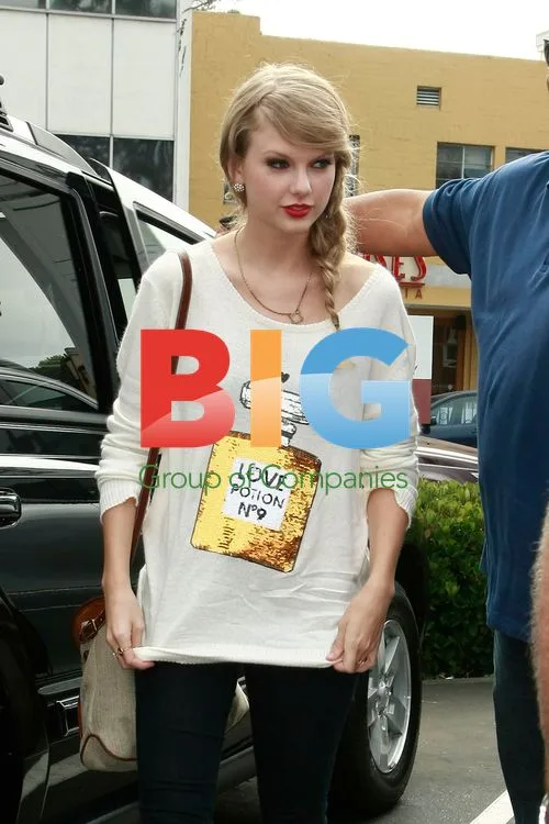 Taylor Swift shops in Westwood