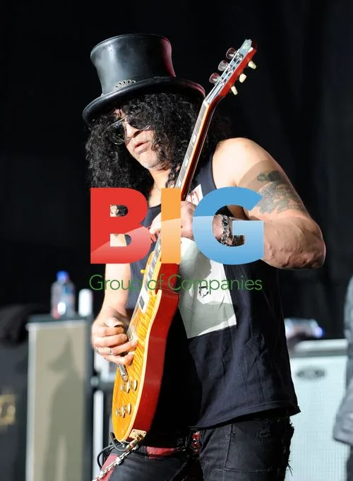 Slash Performs at Jets Game