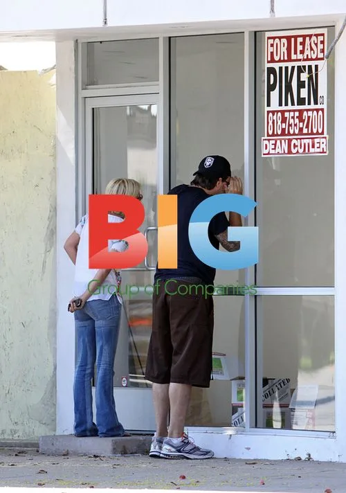 Tori Spelling and Dean McDermott Shop for Retail Space