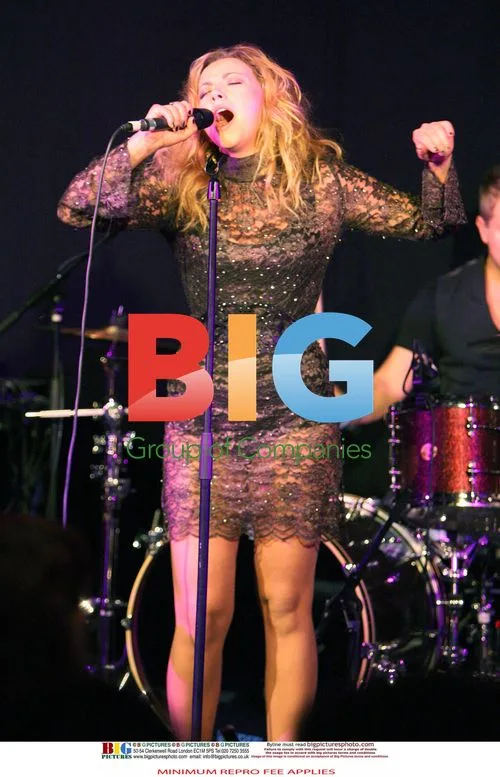 Charlotte Church Performs 'Back To Scratch'