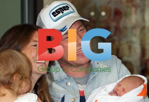 Jamie and Jools Oliver with family