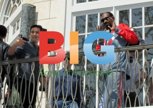 Snoop Dogg Visits Extra in LA