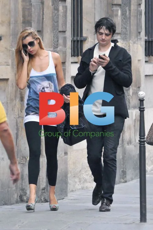 Pete Doherty Strolls with Young Beauty in Paris
