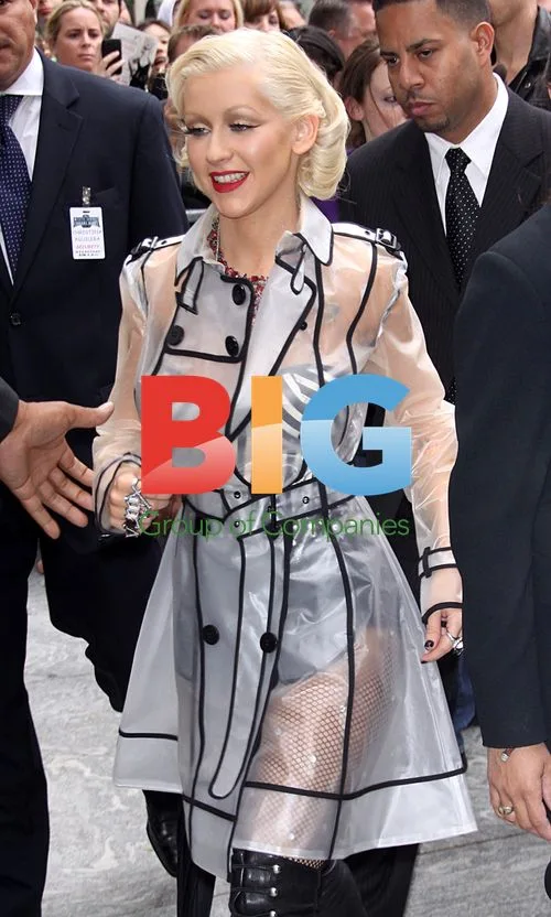 Christina Aguilera Performs on CBS Early Show