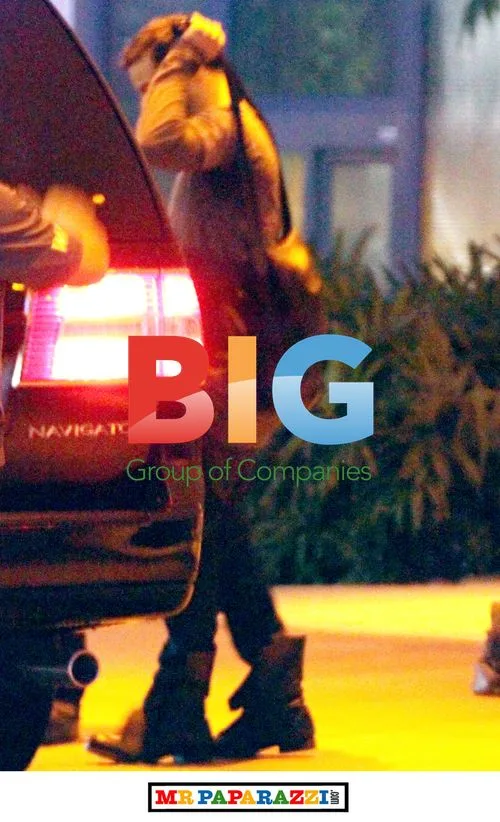 Ricky Martin and Twins Leave Miami Hotel
