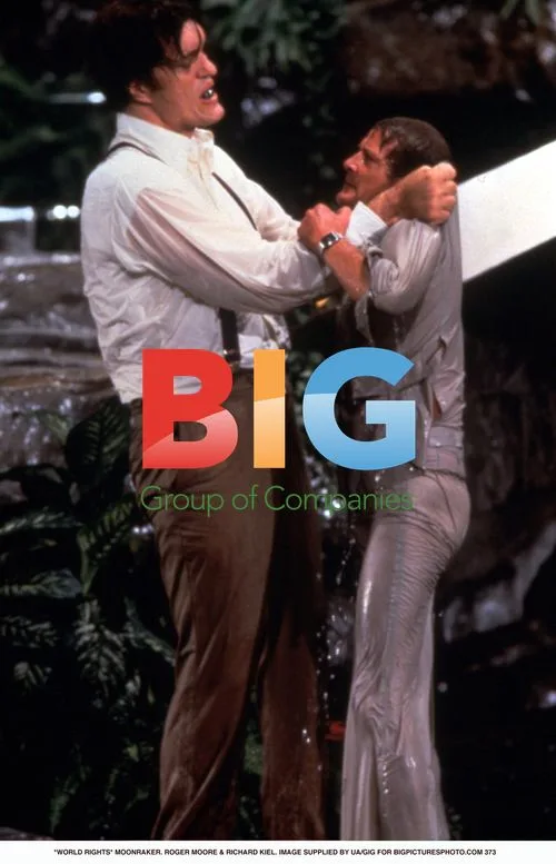 MOONRAKER: Roger Moore & Richard Kiel