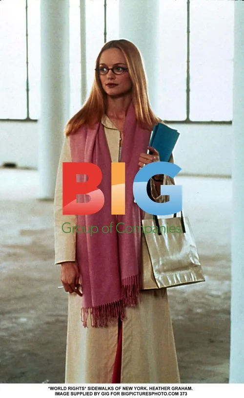 Heather Graham on NYC Sidewalks
