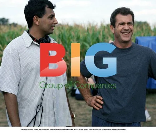 Mel Gibson & M. Night Shyamalan on Set