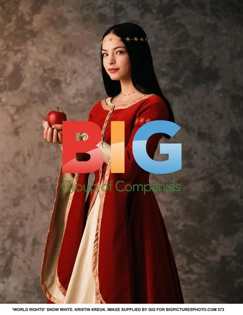 Kristin Kreuk as Snow White
