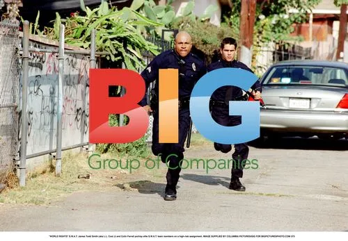 L.L. Cool J and Colin Farrell in S.W.A.T.