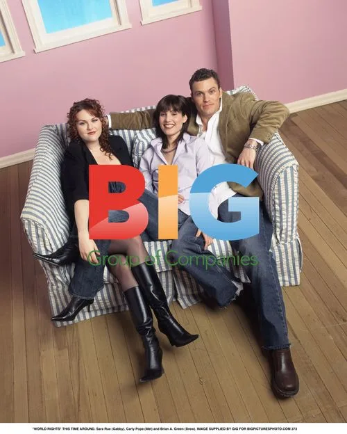 Sara Rue, Carly Pope, Brian A. Green on Set
