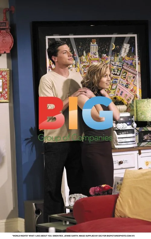 Simon Rex and Jennie Garth