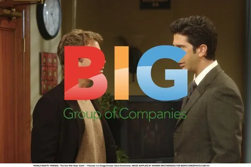 Gregg Kinnear and David Schwimmer on Friends Set